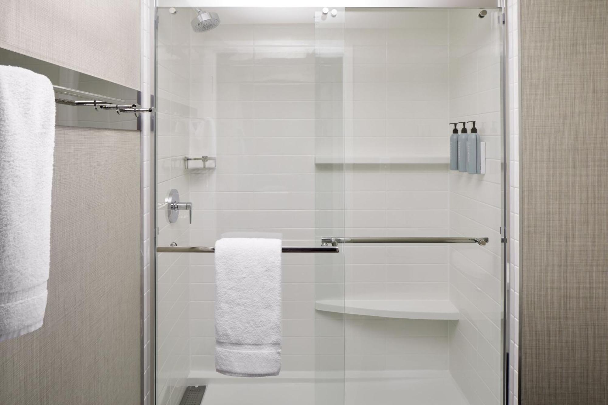 דורבאל Residence Inn By Marriott Montreal Airport מראה חיצוני תמונה