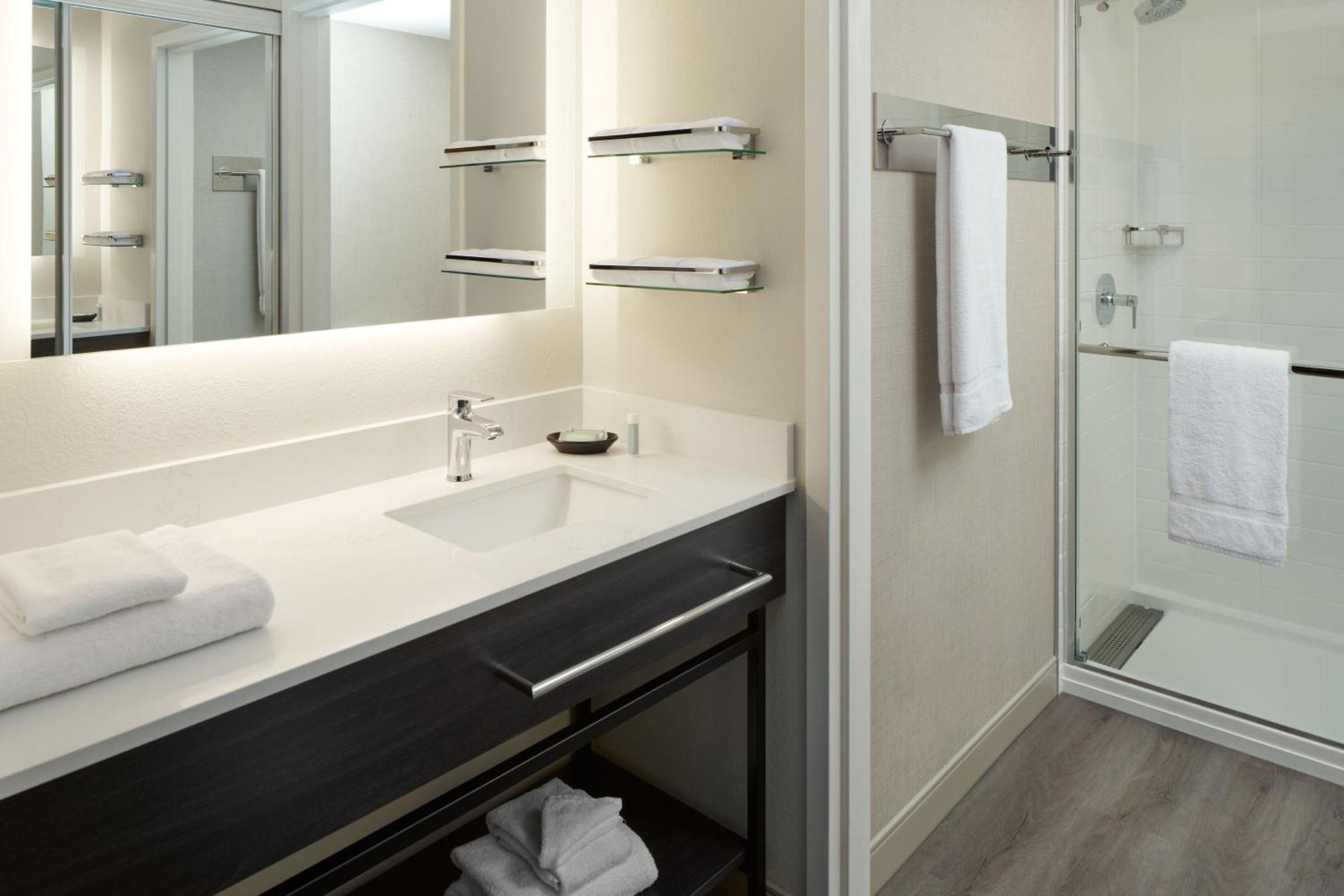 דורבאל Residence Inn By Marriott Montreal Airport מראה חיצוני תמונה