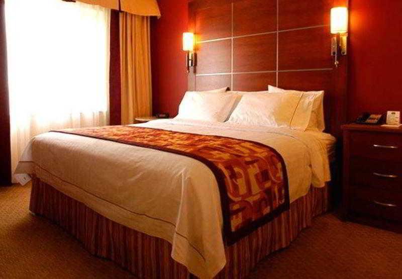 דורבאל Residence Inn By Marriott Montreal Airport מראה חיצוני תמונה