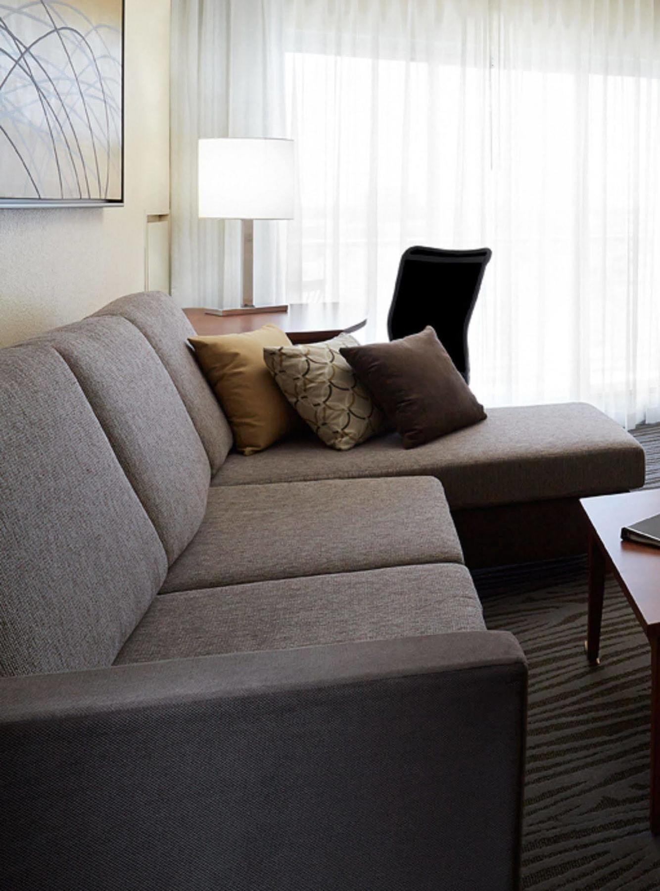 דורבאל Residence Inn By Marriott Montreal Airport מראה חיצוני תמונה